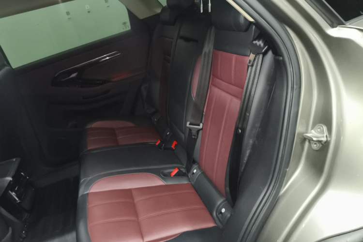 Used Land Rover Range Evoque New Energy 2022 Aurora L P300e Plug-in Hybrid Electric Version Left Rear Seat