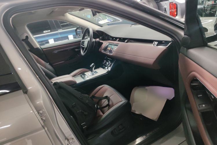 Used Land Rover Range Evoque New Energy 2022 Aurora L P300e Plug-in Hybrid Electric Version Right Front Seat