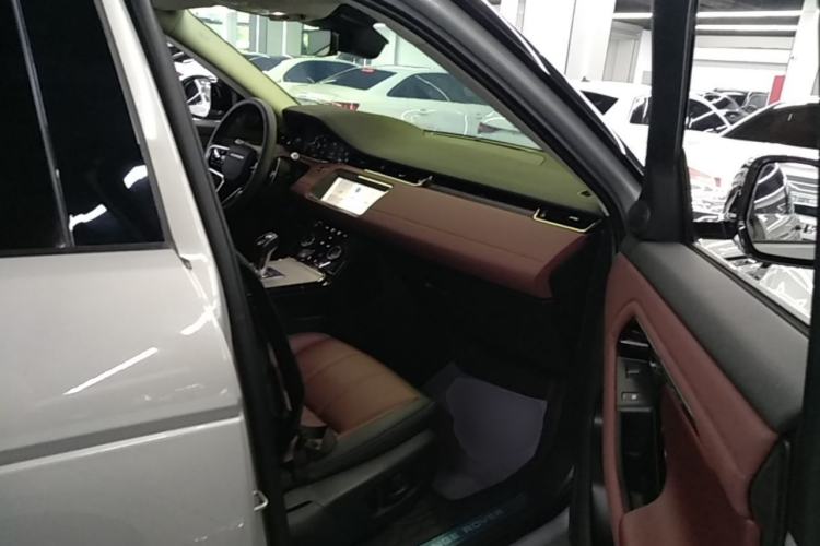 Used Land Rover Range Evoque New Energy 2022 Aurora L P300e Plug-in Hybrid Electric Version Right Front Seat