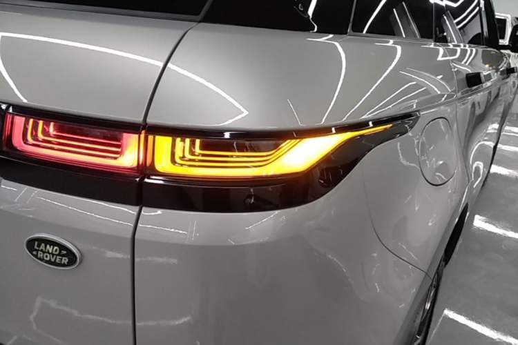 Used Land Rover Range Evoque New Energy 2022 Aurora L P300e Plug-in Hybrid Electric Version Right Rear Taillight