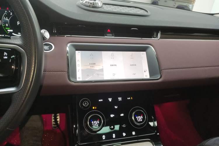 Used Land Rover Range Evoque New Energy 2022 Aurora L P300e Plug-in Hybrid Electric Version Audio And AC Panel