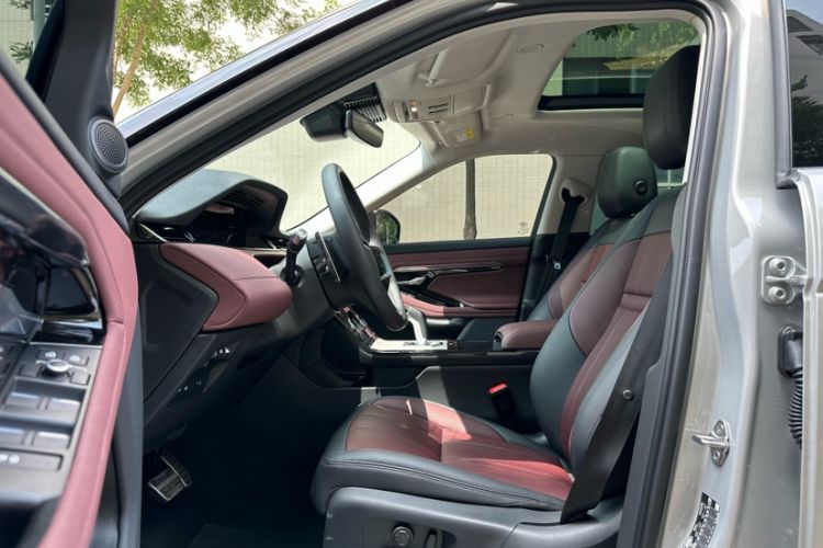 Used Land Rover Range Evoque New Energy 2022 Aurora L P300e Plug-in Hybrid Electric Version Interior 2