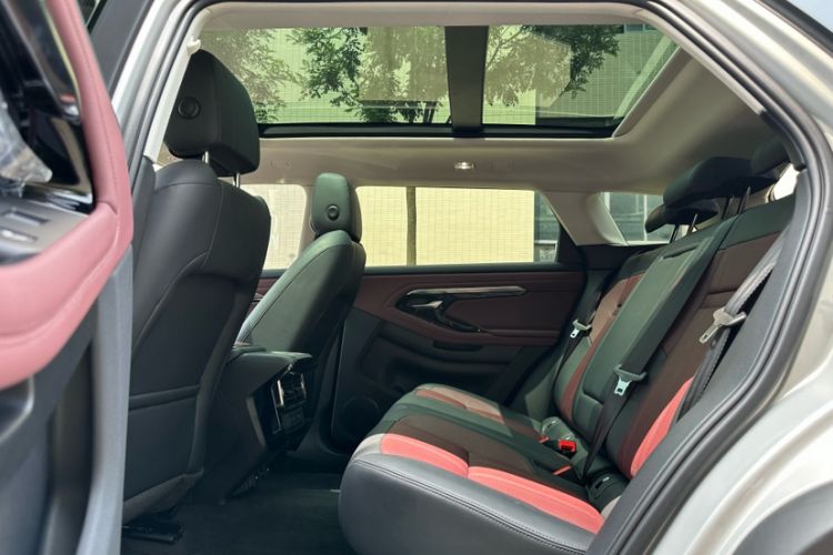 Used Land Rover Range Evoque New Energy 2022 Aurora L P300e Plug-in Hybrid Electric Version Interior 3