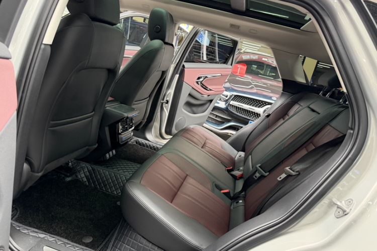 Used Land Rover Range Evoque New Energy 2022 Aurora L P300e Plug-in Hybrid Electric Version Interior 3