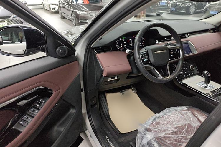 Used Land Rover Range Evoque New Energy 2022 Aurora L P300e Plug-in Hybrid Electric Version Interior 3