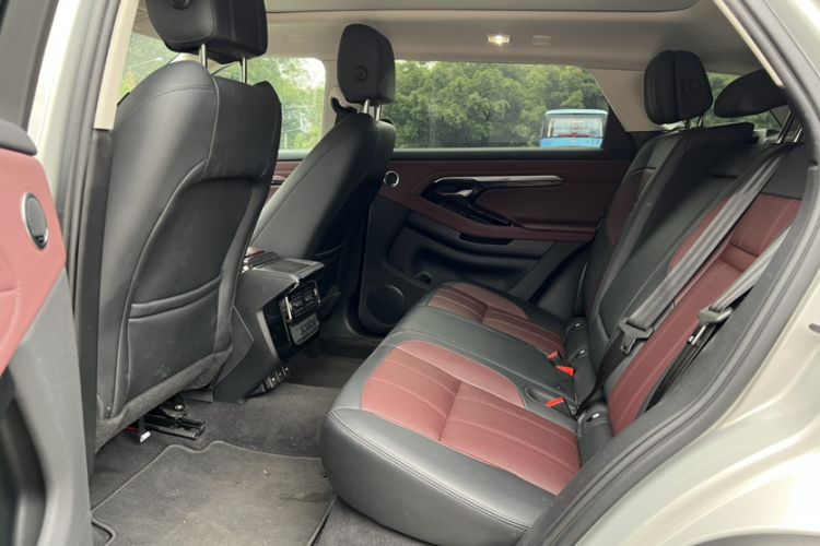 Used Land Rover Range Evoque New Energy 2022 Aurora L P300e Plug-in Hybrid Electric Version Interior 4