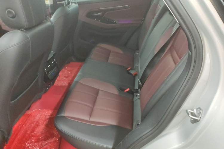 Used Land Rover Range Evoque New Energy 2022 Aurora L P300e Plug-in Hybrid Electric Version Interior 4