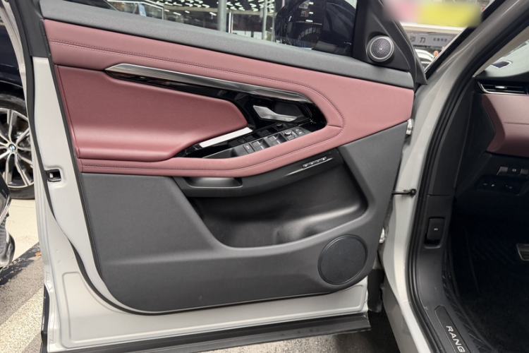 Used Land Rover Range Evoque New Energy 2022 Aurora L P300e Plug-in Hybrid Electric Version Interior 5