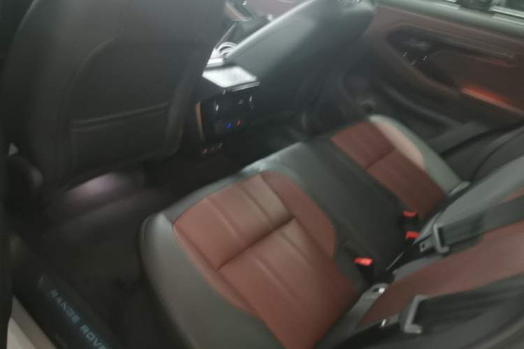 Used Land Rover Range Evoque New Energy 2022 Aurora L P300e Plug-in Hybrid Electric Version Left Rear Seat