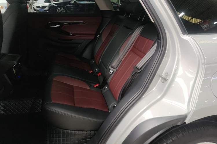 Used Land Rover Range Evoque New Energy 2022 Aurora L P300e Plug-in Hybrid Electric Version Left Rear Seat