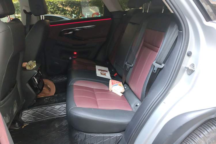 Used Land Rover Range Evoque New Energy 2022 Aurora L P300e Plug-in Hybrid Electric Version Left Rear Seat
