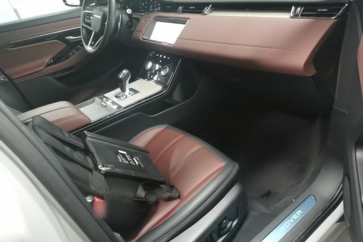 Used Land Rover Range Evoque New Energy 2022 Aurora L P300e Plug-in Hybrid Electric Version Right Front Seat