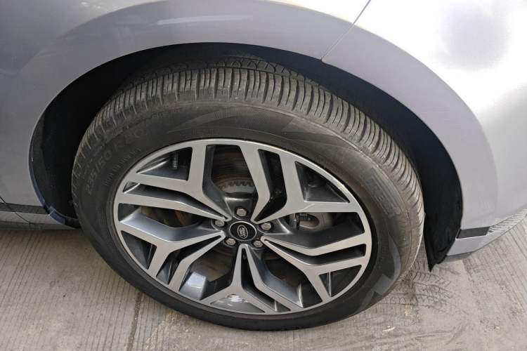 Used Land Rover Range Evoque New Energy 2022 Aurora L P300e Plug-in Hybrid Electric Version Right Front Wheel Hub