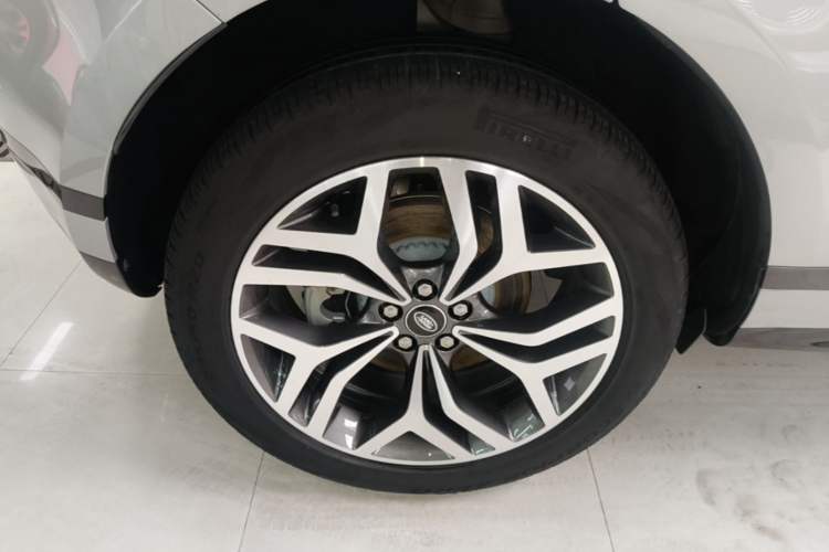 Used Land Rover Range Evoque New Energy 2022 Aurora L P300e Plug-in Hybrid Electric Version Right Rear Wheel Hub