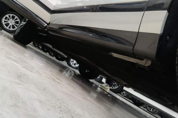 Used Land Rover Range Evoque New Energy 2022 Aurora L P300e Plug-in Hybrid Electric Version Right Side Sill