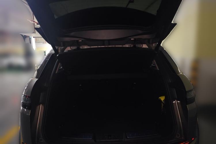 Used Land Rover Range Evoque New Energy 2022 Aurora L P300e Plug-in Hybrid Electric Version Trunk