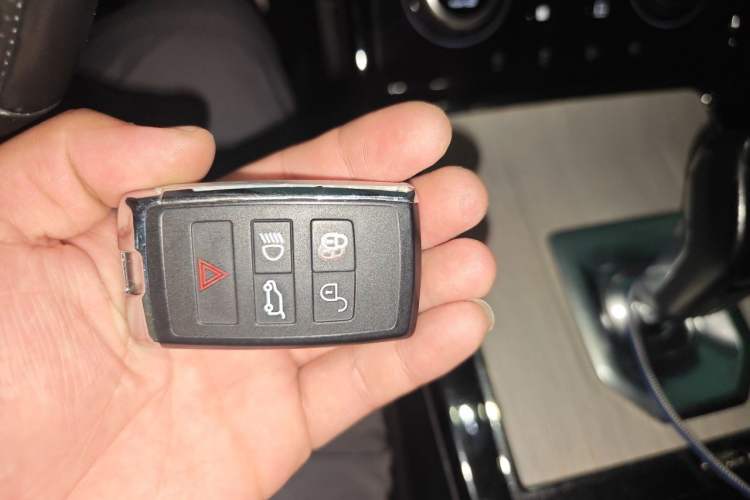 Used Land Rover Range Evoque New Energy 2022 Aurora L P300e Plug-in Hybrid Electric Version Vehicle Key