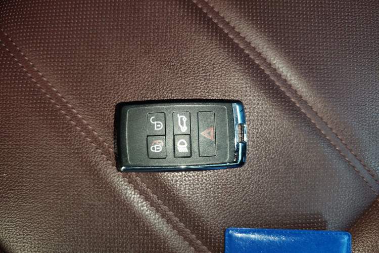 Used Land Rover Range Evoque New Energy 2022 Aurora L P300e Plug-in Hybrid Electric Version Vehicle Key