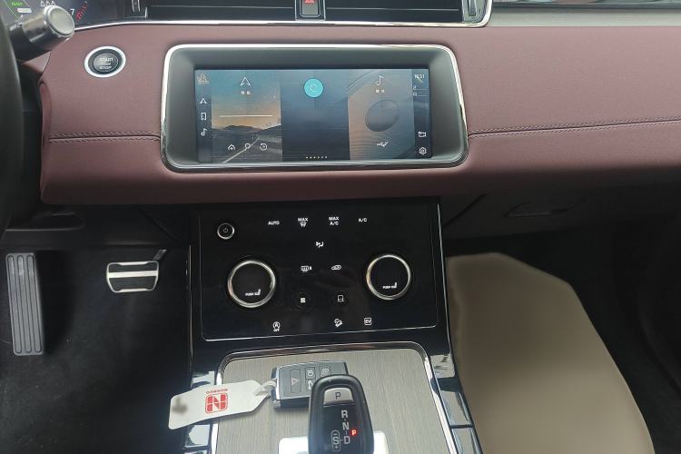 Used Land Rover Range Evoque New Energy 2022 Aurora L P300e Plug-in Hybrid Electric Version Audio And AC Panel