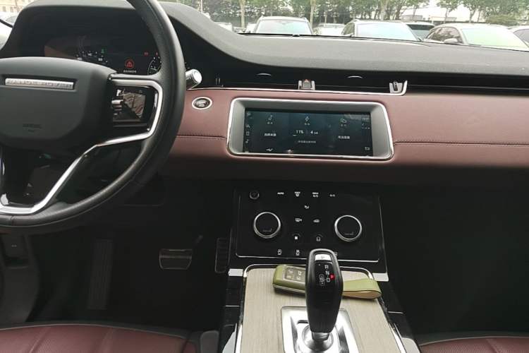 Used Land Rover Range Evoque New Energy 2022 Aurora L P300e Plug-in Hybrid Electric Version Audio And AC Panel