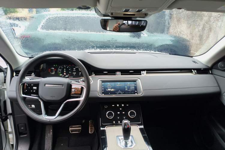 Used Land Rover Range Evoque New Energy 2022 Aurora L P300e Plug-in Hybrid Electric Version Center Console