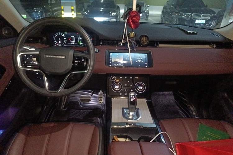 Used Land Rover Range Evoque New Energy 2022 Aurora L P300e Plug-in Hybrid Electric Version Center Console