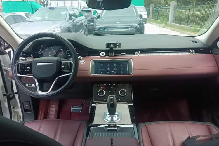 Used Land Rover Range Evoque New Energy 2022 Aurora L P300e Plug-in Hybrid Electric Version Center Console
