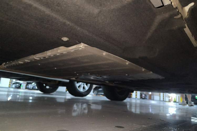 Used Land Rover Range Evoque New Energy 2022 Aurora L P300e Plug-in Hybrid Electric Version Chassis Rear Right