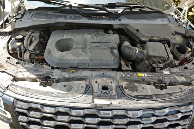 Used Land Rover Range Evoque New Energy 2022 Aurora L P300e Plug-in Hybrid Electric Version Engine Bay