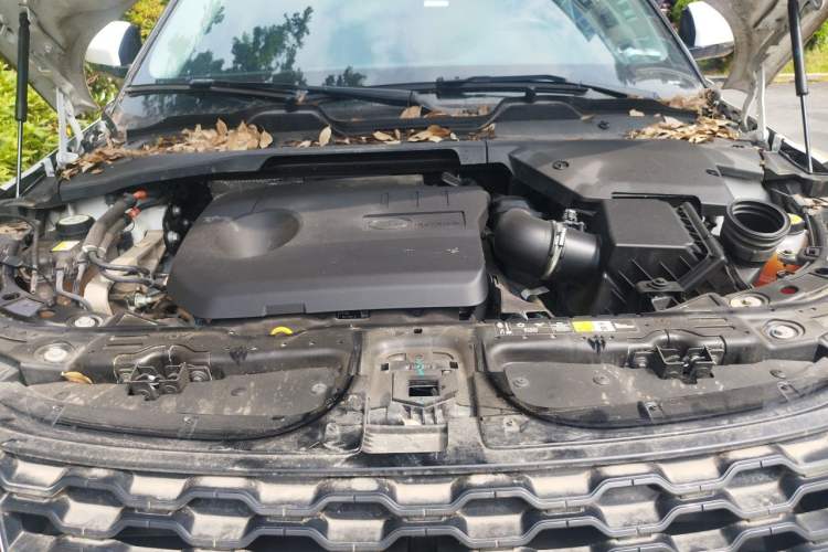 Used Land Rover Range Evoque New Energy 2022 Aurora L P300e Plug-in Hybrid Electric Version Engine Bay