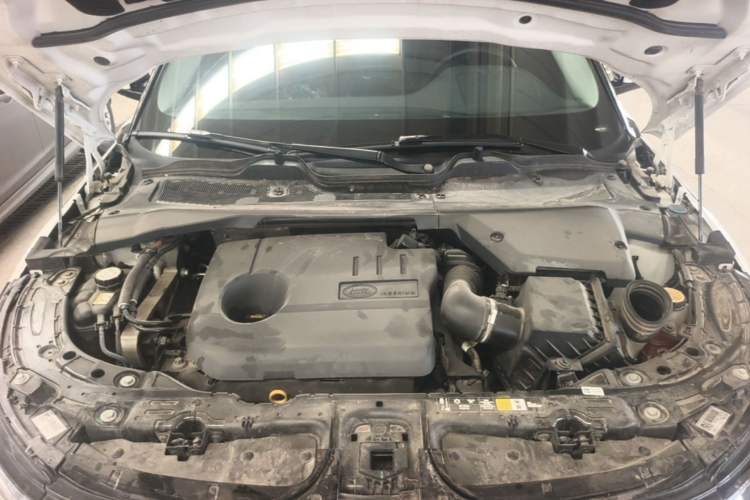 Used Land Rover Range Evoque New Energy 2022 Aurora L P300e Plug-in Hybrid Electric Version Engine Bay