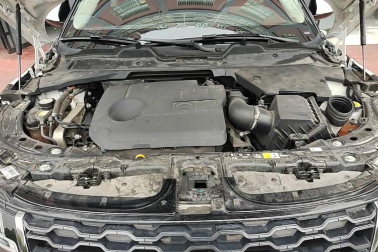 Used Land Rover Range Evoque New Energy 2022 Aurora L P300e Plug-in Hybrid Electric Version Engine Bay