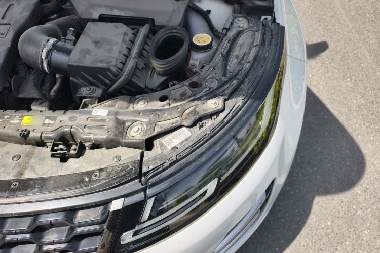 Used Land Rover Range Evoque New Energy 2022 Aurora L P300e Plug-in Hybrid Electric Version Engine Bay Left