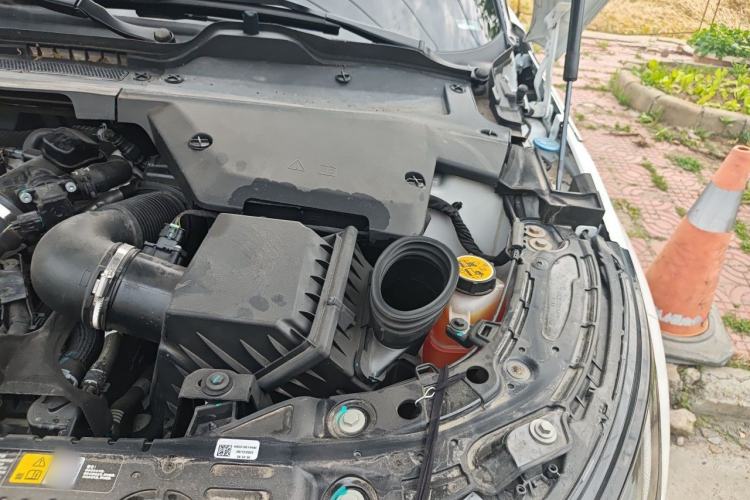 Used Land Rover Range Evoque New Energy 2022 Aurora L P300e Plug-in Hybrid Electric Version Engine Bay Left