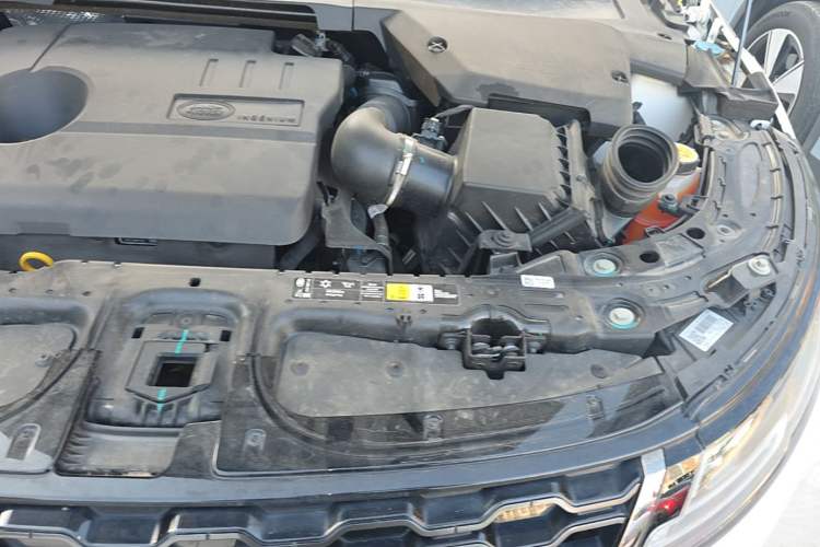 Used Land Rover Range Evoque New Energy 2022 Aurora L P300e Plug-in Hybrid Electric Version Engine Bay Left