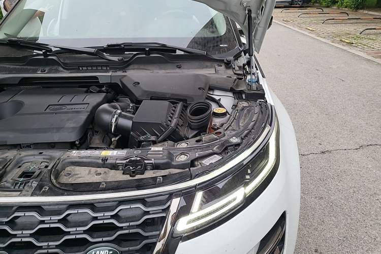 Used Land Rover Range Evoque New Energy 2022 Aurora L P300e Plug-in Hybrid Electric Version Engine Bay Left