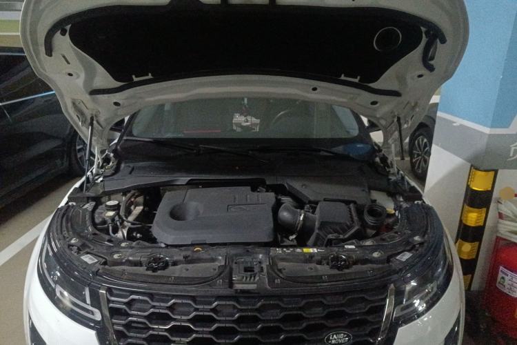 Used Land Rover Range Evoque New Energy 2022 Aurora L P300e Plug-in Hybrid Electric Version Engine Bay