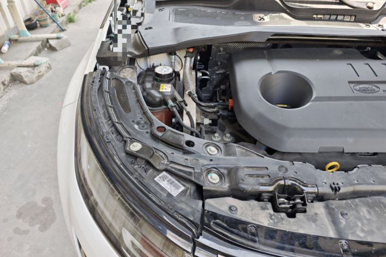 Used Land Rover Range Evoque New Energy 2022 Aurora L P300e Plug-in Hybrid Electric Version Engine Bay Right