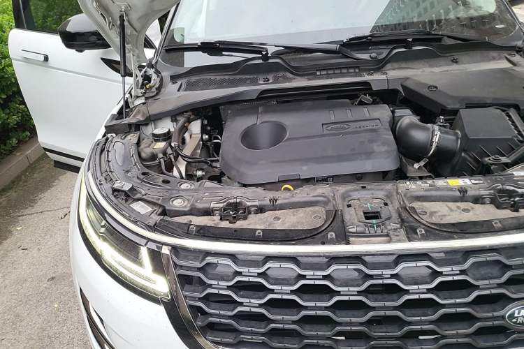 Used Land Rover Range Evoque New Energy 2022 Aurora L P300e Plug-in Hybrid Electric Version Engine Bay Right