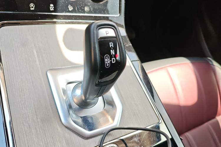 Used Land Rover Range Evoque New Energy 2022 Aurora L P300e Plug-in Hybrid Electric Version Gear Lever