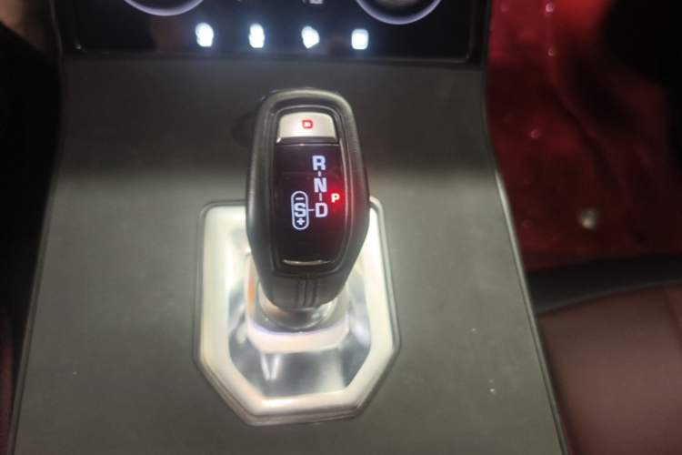 Used Land Rover Range Evoque New Energy 2022 Aurora L P300e Plug-in Hybrid Electric Version Gear Lever