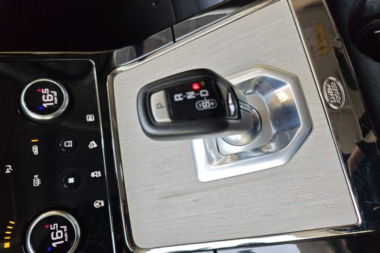 Used Land Rover Range Evoque New Energy 2022 Aurora L P300e Plug-in Hybrid Electric Version Gear Lever