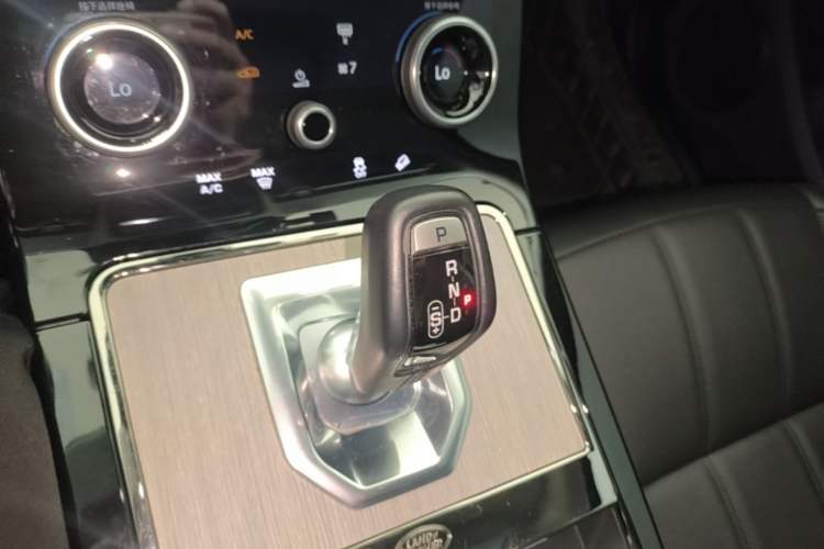 Used Land Rover Range Evoque New Energy 2022 Aurora L P300e Plug-in Hybrid Electric Version Gear Lever