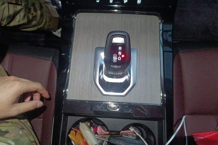 Used Land Rover Range Evoque New Energy 2022 Aurora L P300e Plug-in Hybrid Electric Version Gear Lever