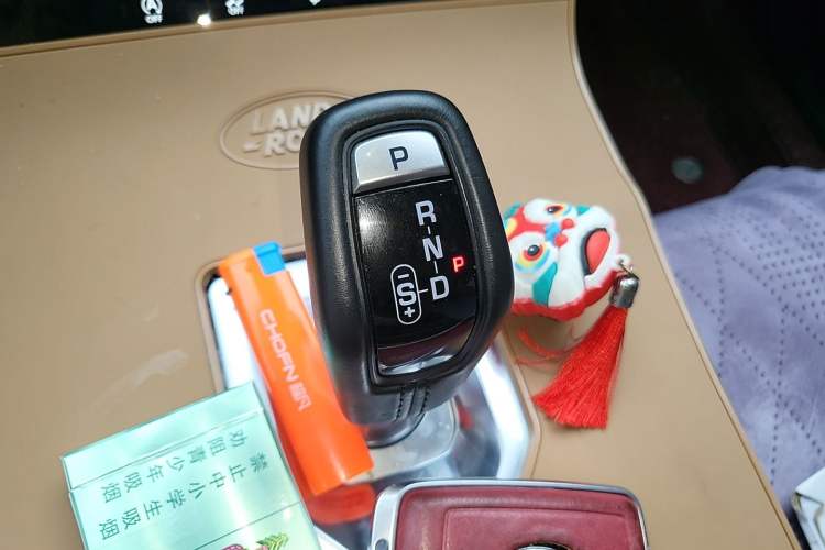 Used Land Rover Range Evoque New Energy 2022 Aurora L P300e Plug-in Hybrid Electric Version Gear Lever