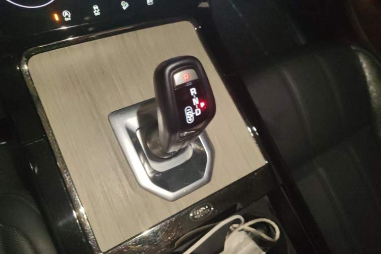 Used Land Rover Range Evoque New Energy 2022 Aurora L P300e Plug-in Hybrid Electric Version Gear Lever