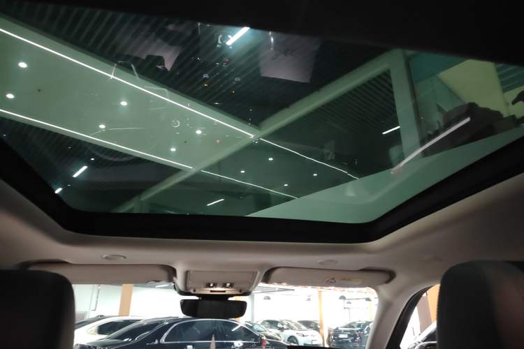 Used Land Rover Range Evoque New Energy 2022 Aurora L P300e Plug-in Hybrid Electric Version Headliner