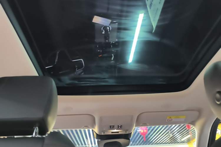 Used Land Rover Range Evoque New Energy 2022 Aurora L P300e Plug-in Hybrid Electric Version Headliner