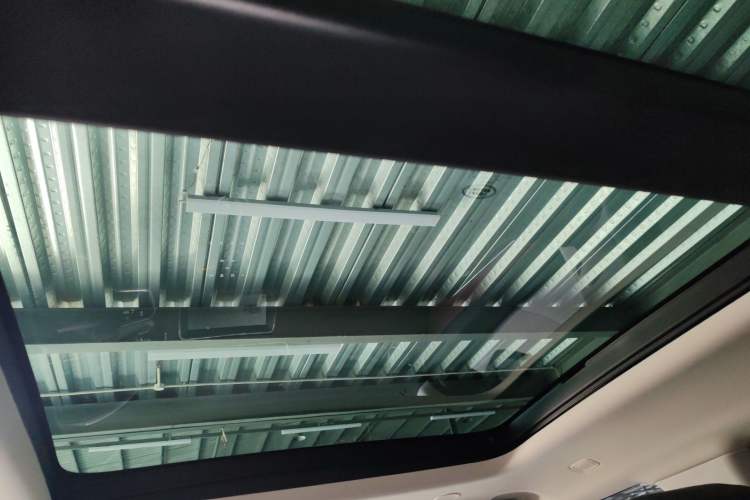 Used Land Rover Range Evoque New Energy 2022 Aurora L P300e Plug-in Hybrid Electric Version Headliner