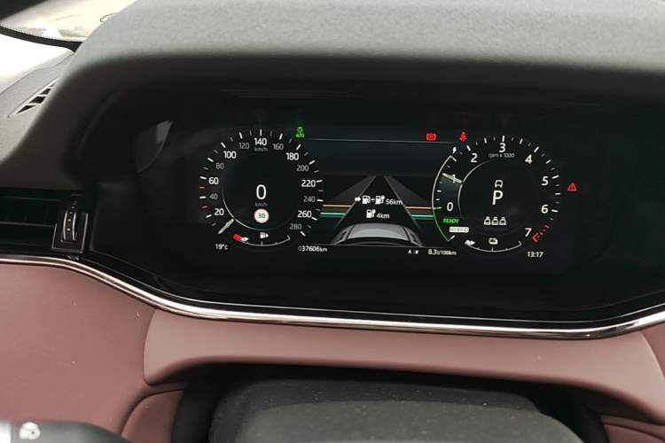 Used Land Rover Range Evoque New Energy 2022 Aurora L P300e Plug-in Hybrid Electric Version Instrument Cluster